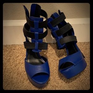 Blue and black shoes high heels
